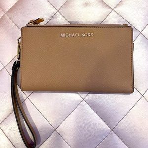 Michael Kors Wristlet Wallet